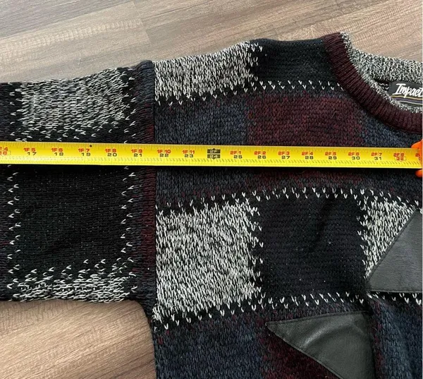Vintage sweater with leather patches size medium - Image 6