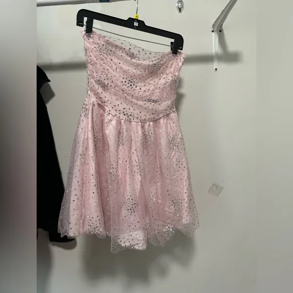 Forever 21 Glittering Cream Asymmetrical Dress - Image 4