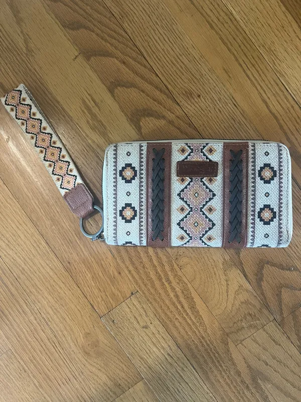 Matching Wrangler Wallet & Crossbody - Image 5
