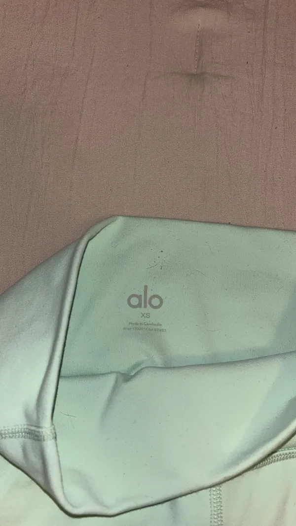 Alo yoga high waisted airlift 7/8 leggings spearmint xs - Image 2