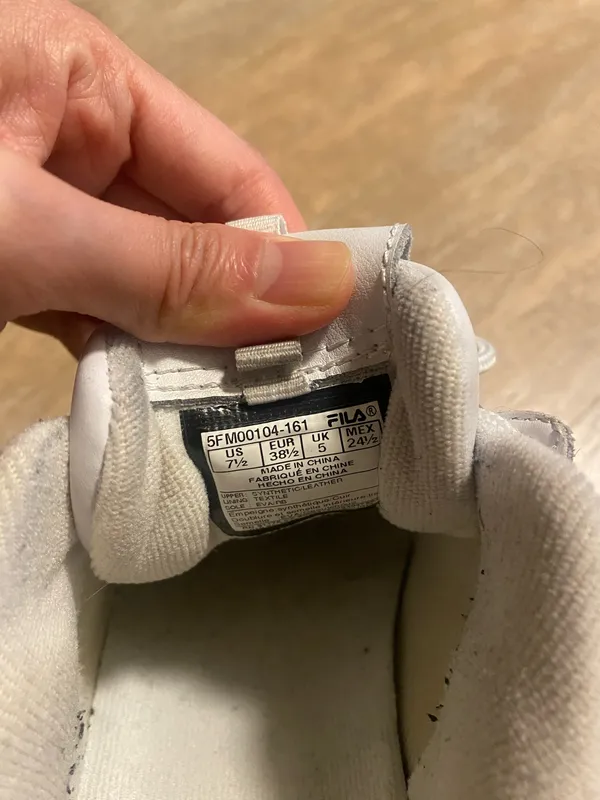Fila Disruption 2 Gum Sole Sneakers Shoes Women 7.5 - Image 10