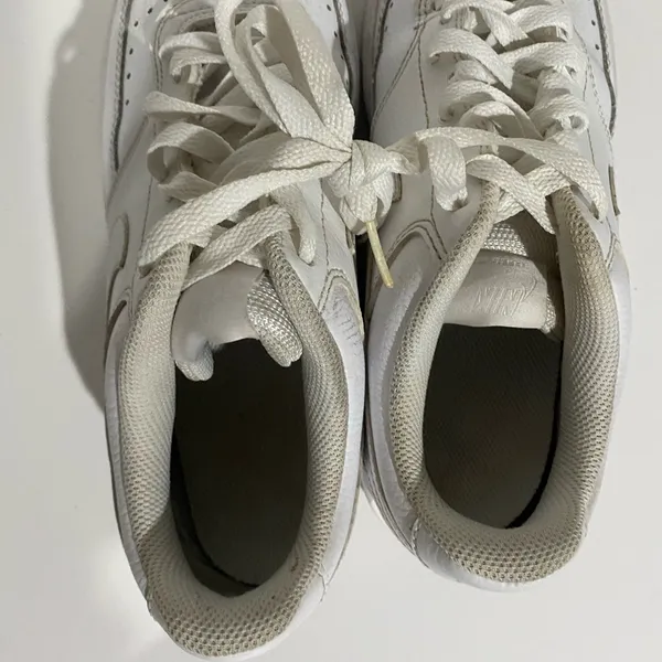 Nike White Athletic Sneakers size 9 - Image 4