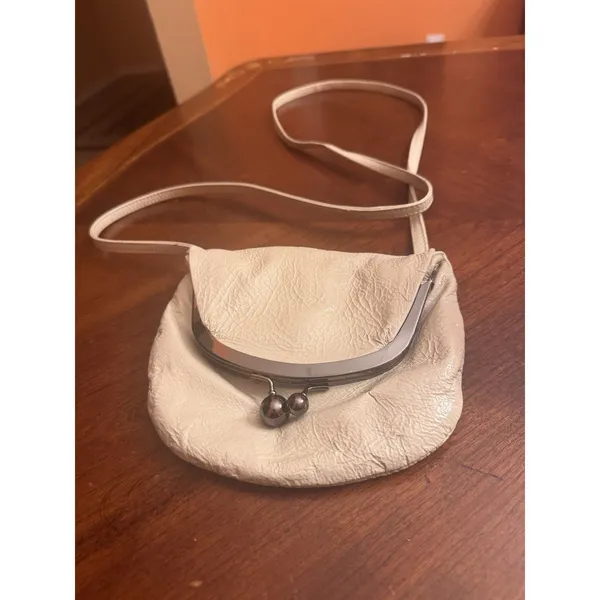HOBO kisslock Crossbody White - Image 5