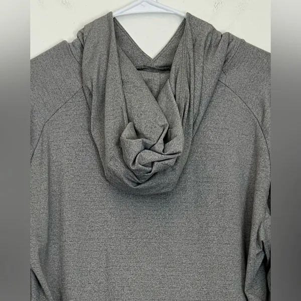 Lululemon Hoodie Gray Stretch EUC‎ - Image 5