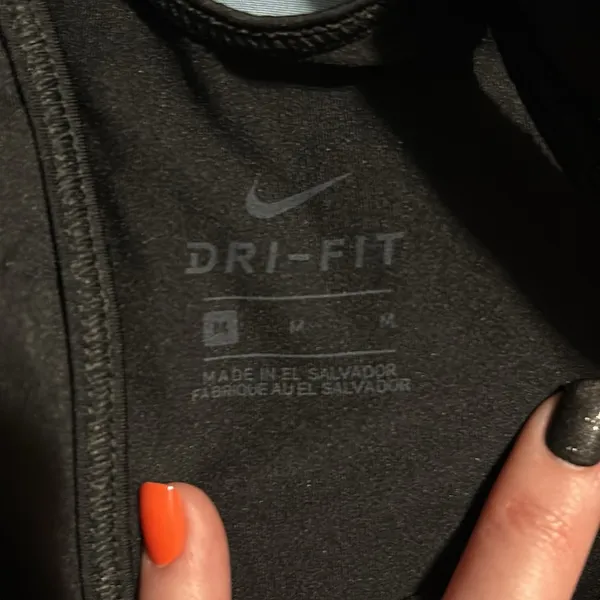 Women’s Nike dri fit tank - Image 3