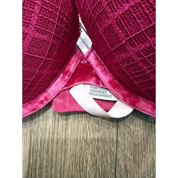 Victoria's Secret Magenta Pink‎ Lace Velvet Trim Push-Up Bra 34D Underwire - Image 3
