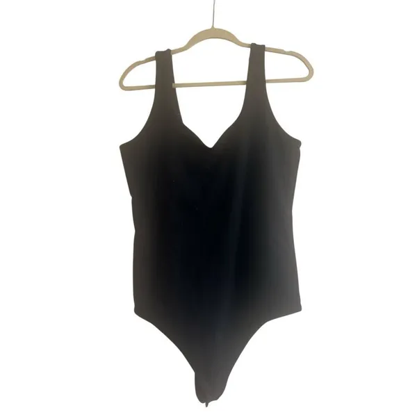 ✨Abercrombie & Fitch Seamless Fabric V- Neck Black Sz Large Bodysuit✨ - Image 6