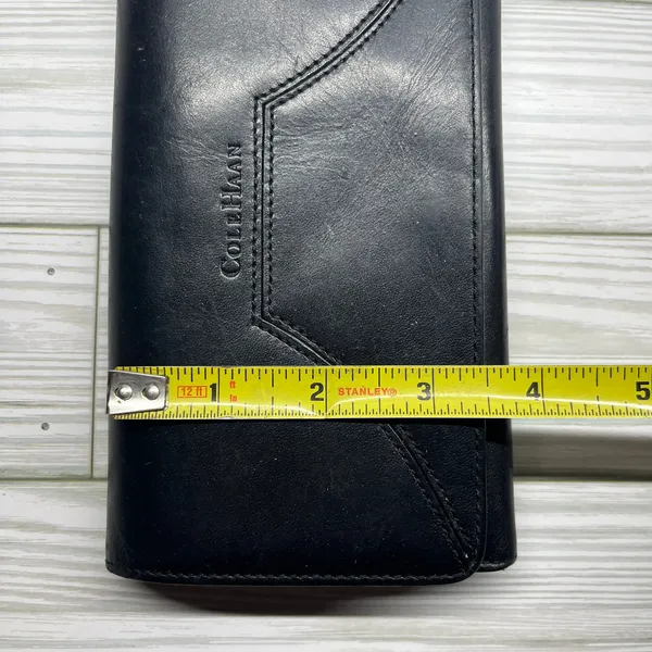 Cole‎ Haan Women's Black Leather Envelop Wallet - Image 10