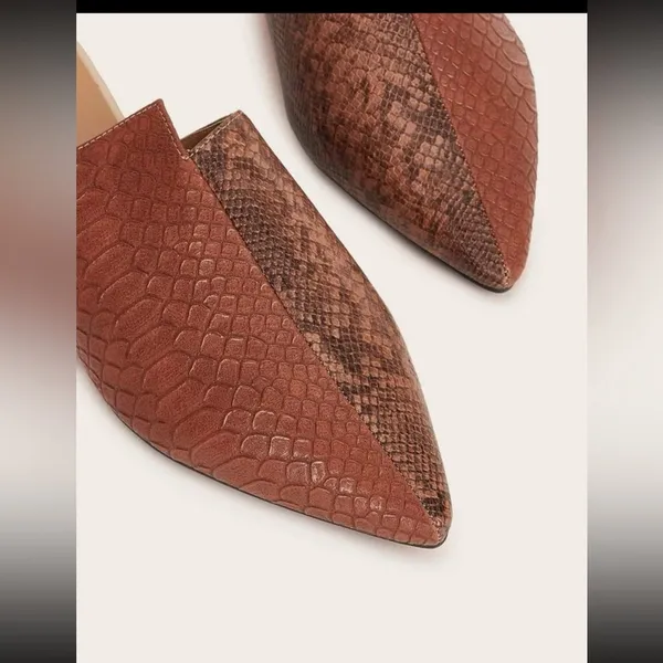 SheIn Point Toe Snakeskin Embossed Flat Mules - Image 4