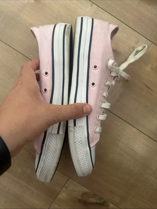 Pink Converse Low Top Unisex Sz 8 - Image 3