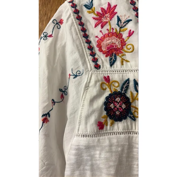 Time and Tru Embroidered White Short Sleeve Top size S NEW - Image 5