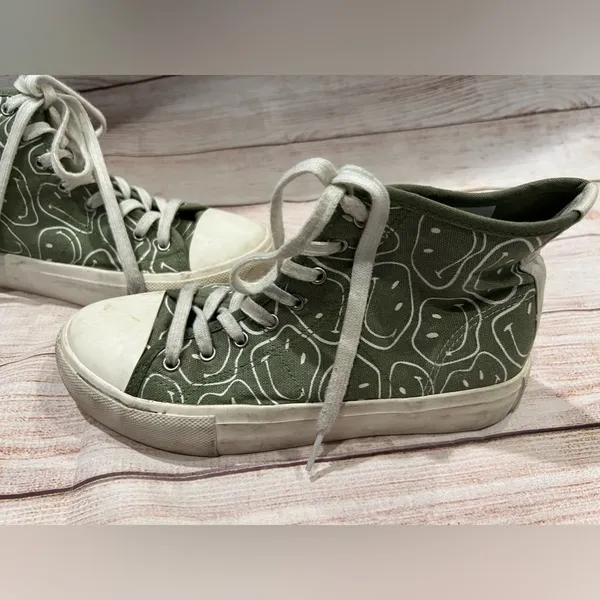 The Smiley® company High-Top green Sneaker size 8 American Eagle. - Image 2