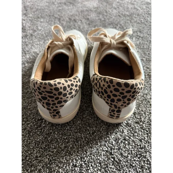 Emmer & Oat Boutique Womens Low Top Sneakers White Croc Leopard Stripe - Image 4