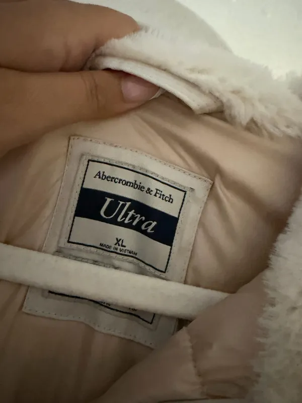 Abercrombie & Fitch women’s ultra winter coat - Image 5