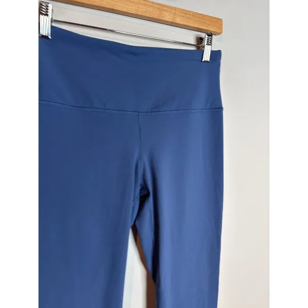 Yogalicious blue athletic cropped leggings - Image 2