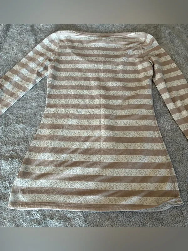 Women’s Express Striped Long-Sleeve Scoop Neck Top in Beige and White Size Small - Image 5