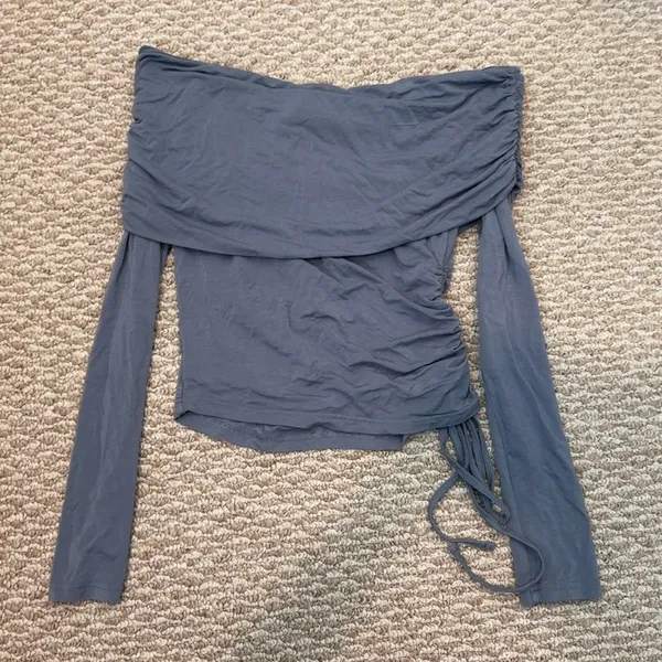 Edikted Women's Off-Shoulder Gray Top - Image 4