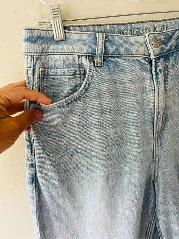 American Eagle Sz 10 Strigid Mom Jeans high rise denim Pants - Image 2