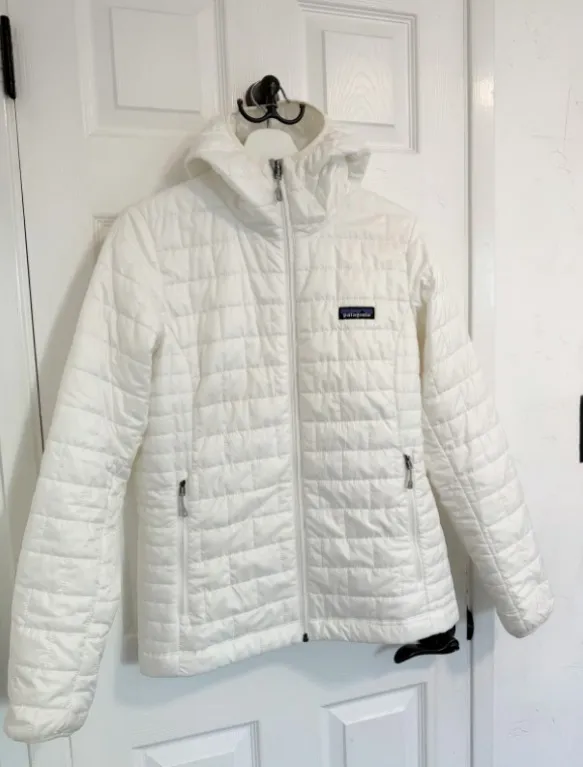 Patagonia Nano Puff Hoody Jacket, women’s size M - Image 4