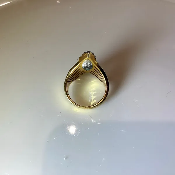 Gold Toned Crystal 'V' Chevron Ring Size 8 - Image 8