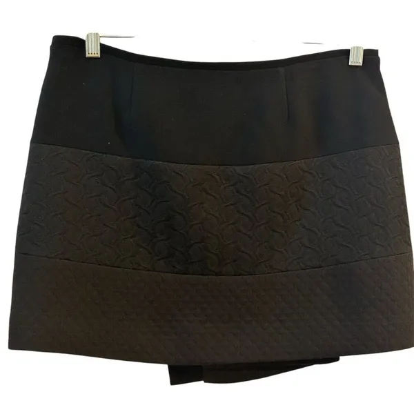 CAbi Women's Black Wrap‎ Skirt Size M Short Quilted Asymmetric Casual - Image 5