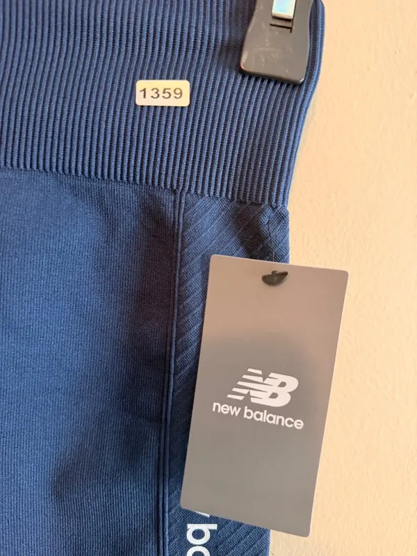 New Balance S Womens Navy Performance Biker Shorts S/P - 95% Nylon 5% Spandex - Image 6