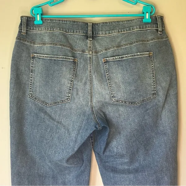 Maurices Distressed Light Wash Skinny Jean Size 18W - Image 6
