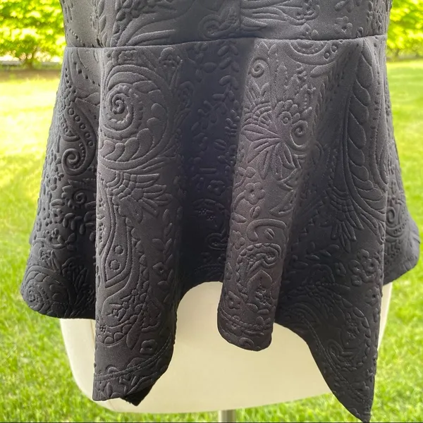 Monteau Black Peplum Textured Sleeveless Top - Image 8