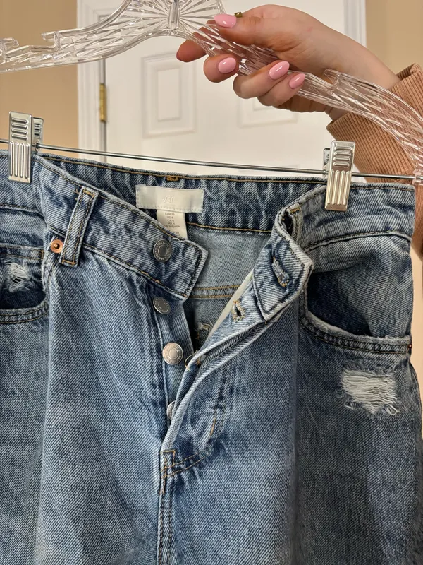 H&M Button Fly High-Waisted Jeans Light Wash - Image 5