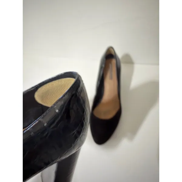Tahari Elvira Size 8M‎ Black Suede Croc Embossed Block Heel Pumps Pointed Toe - Image 14