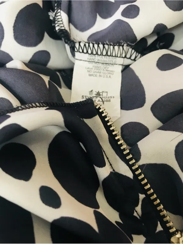 Akira Sleeveless Black & White Pattern Blouse Tank With Front Zipper Sz Small - Image 5
