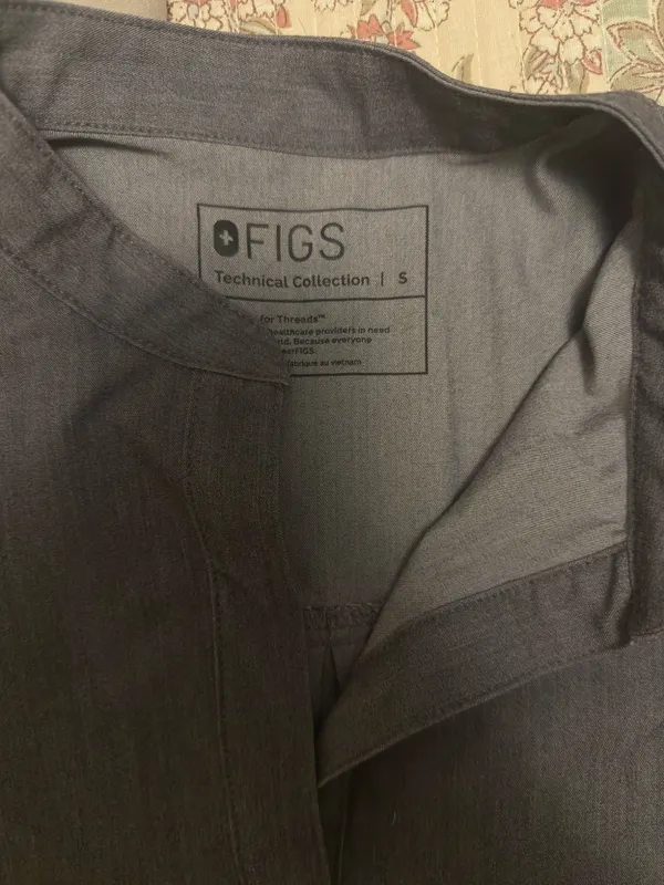 FIGS Scrub Top - Image 4