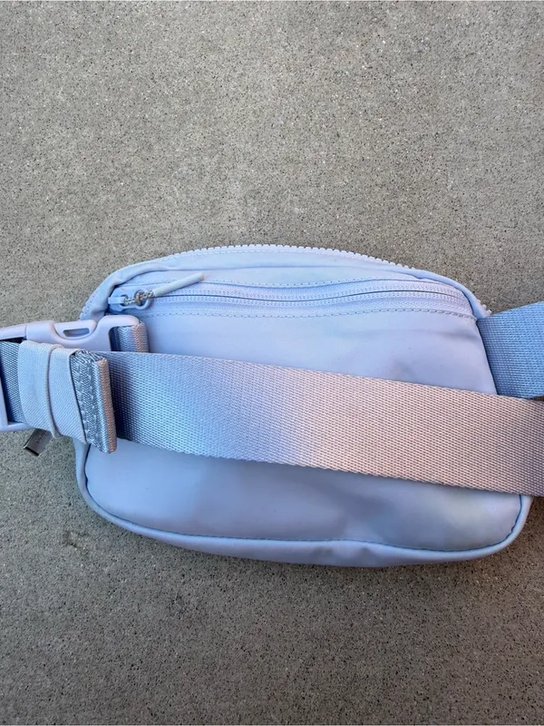 Lululemon Light Blue Adjustable Waist Front Pack Multi-Pocket Athleisure - Image 5