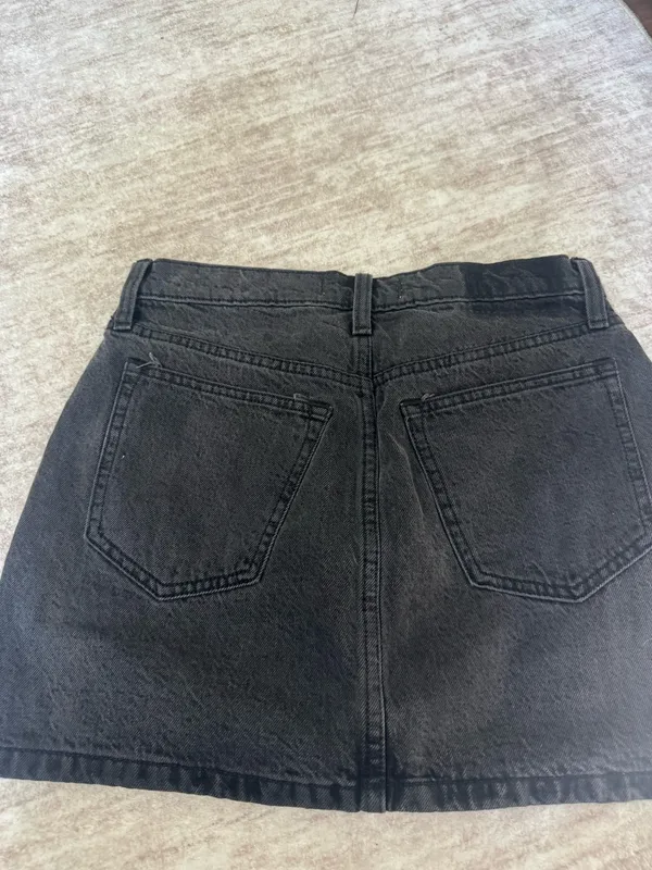 Abercrombie & Fitch black denim mini skirt size 26 - Image 3