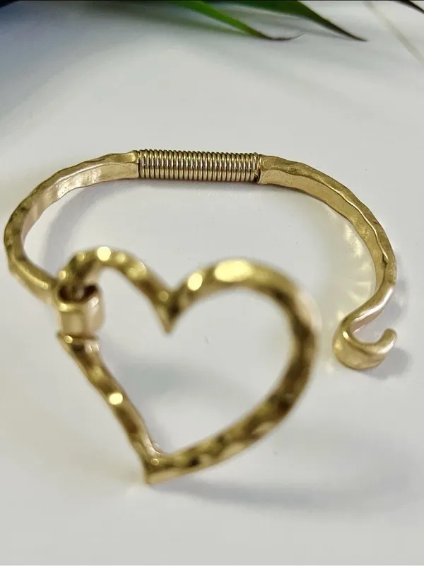 Gold Plated hammered Heart bangle bracelet cuff Stainles Steel Womens jewelry - Image 4