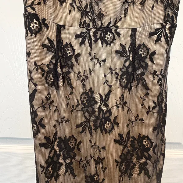 Lulus‎ Total Romance Lace Overlay Bodycon Midi Dress Black Nude Women's Size L - Image 7