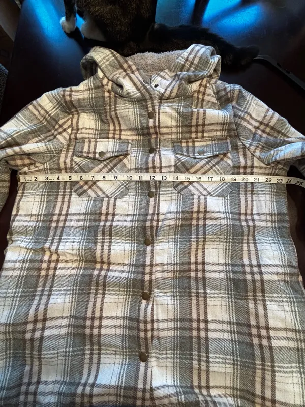 COZY FALL ESSENTIAL - Plaid Sherpa-Lined Brand New With Tags! - Image 7