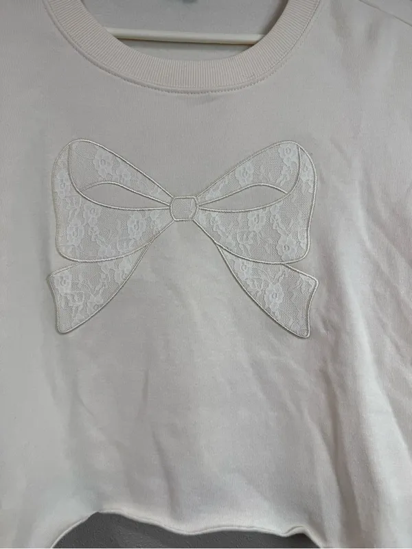 Altar'd State Women's Cream Cropped Sweatshirt with Bow Lace Detail - Image 4