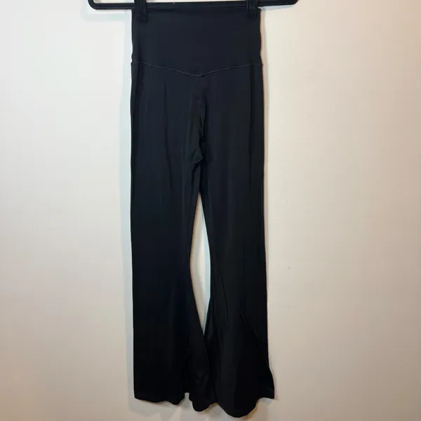 Offline By Aerie Real Me Super Flare Hi-Rise Crossover Leggings Black Sz Medium - Image 6