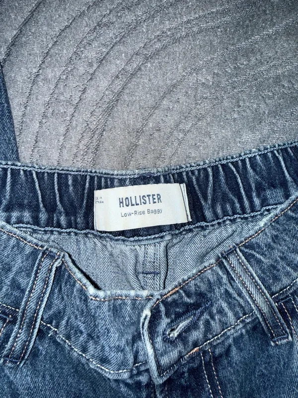 Hollister low rise baggy jeans - Image 2