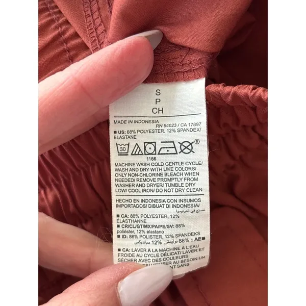 Old Navy Rust Orange StretchTech Quick Dry Wide Leg Cargo Pants Small - Image 6