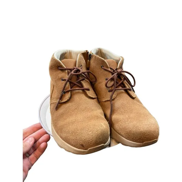 UGG Women's Suede Lace-Up Ankle Boots sz 6 - Image 2