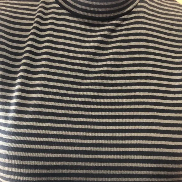 Gap striped sleeveless turtleneck shirt - Image 2