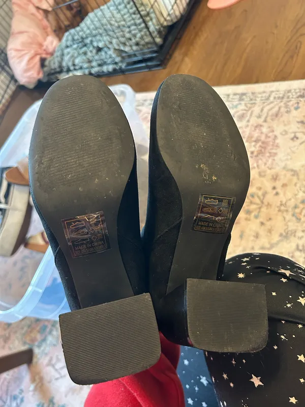 Francesca's Suede black heels - Image 4