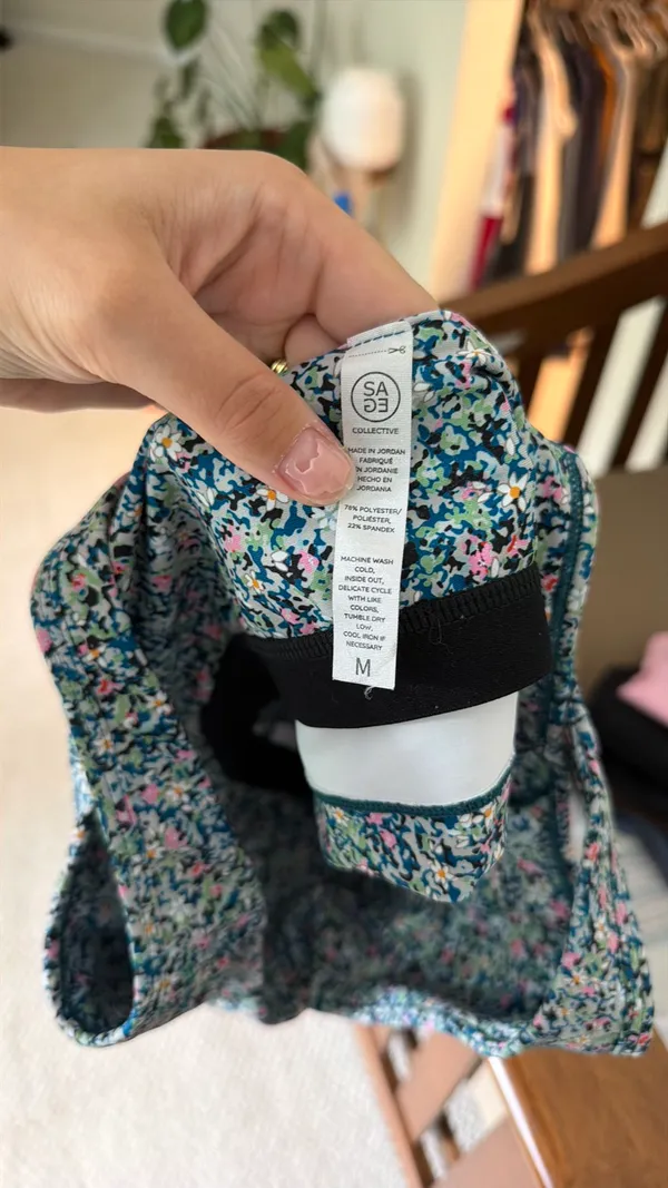 Floral sports bra built in bra - Image 3