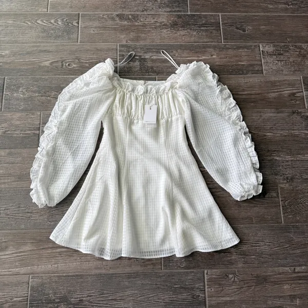 C/MEO Perfect Part White Ruffled Long Sleeve Mini Dress - Image 3