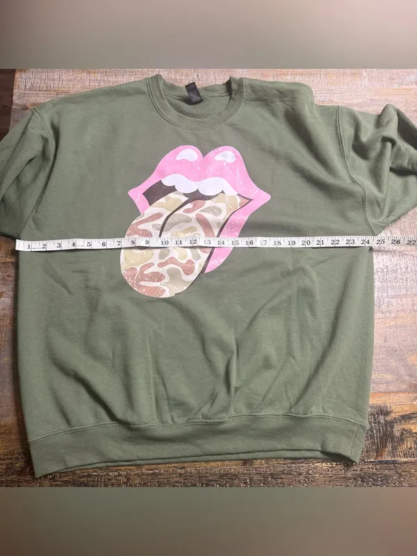 Gildan Military Green Sweatshirt with Pink Lip Camo Graphic - Image 6