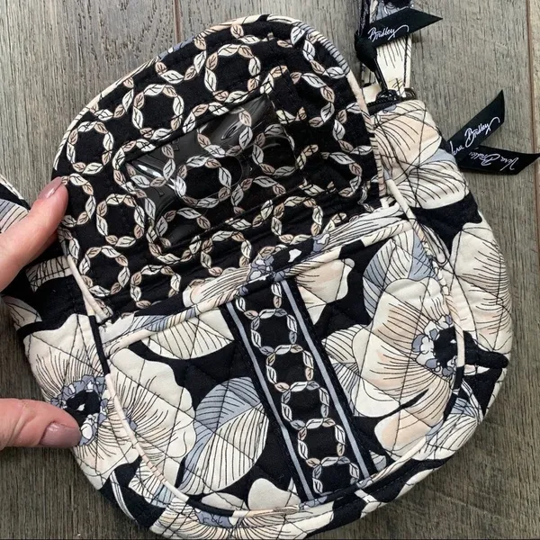 Vera Bradley Retired Camillia Saddle Crossbody Bag Purse Black Grey Floral - Image 6