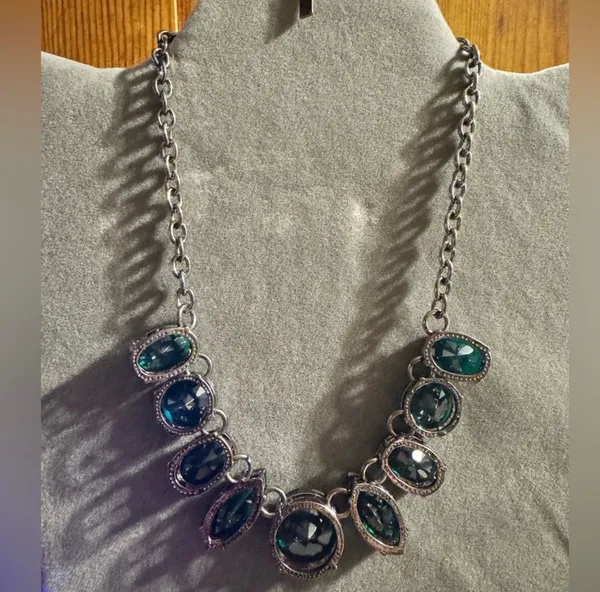 Jewelmint Green Jeweled Statement Necklace - Image 3