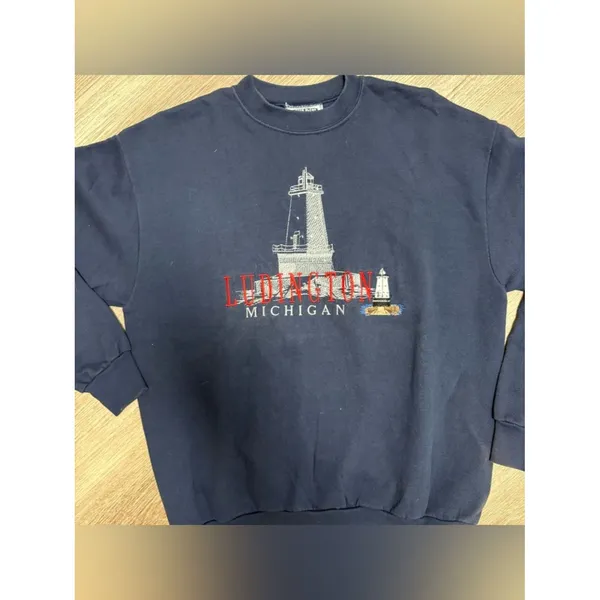 Lee Vintage Ludington Michigan Crewneck Sweatshirt G3 - Image 2